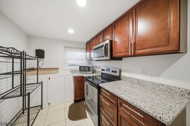 32 Hardwick Ct, Parsippany-troy Hills Twp., NJ 07054