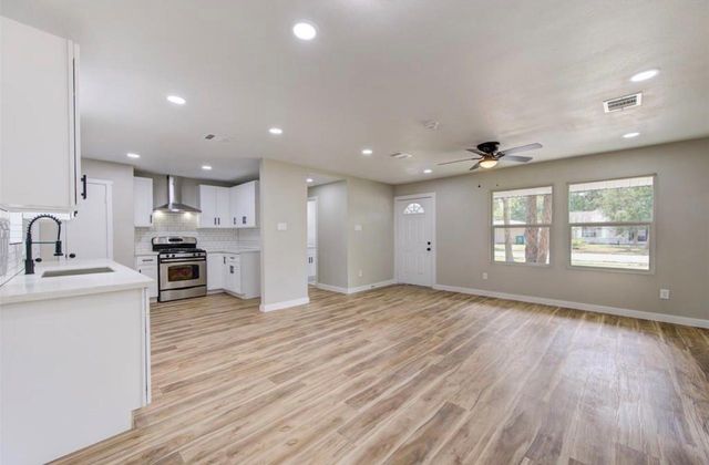 5611 Doulton Drive Drive, Houston, TX 77033