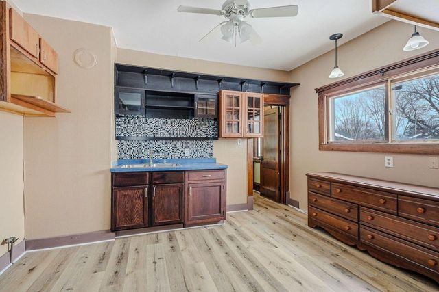 2180 N 51st STREET, Milwaukee, WI 53208