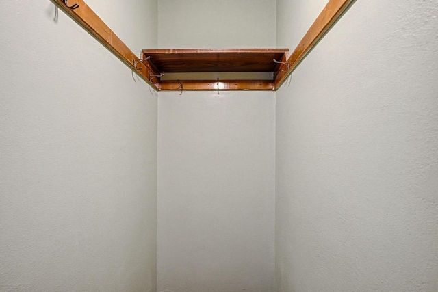 2180 N 51st STREET, Milwaukee, WI 53208