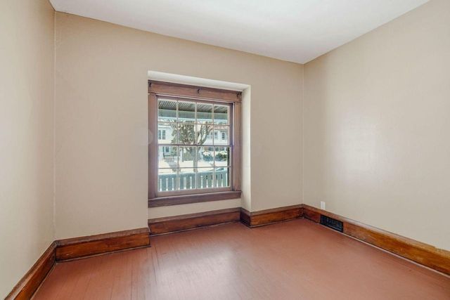 2180 N 51st STREET, Milwaukee, WI 53208