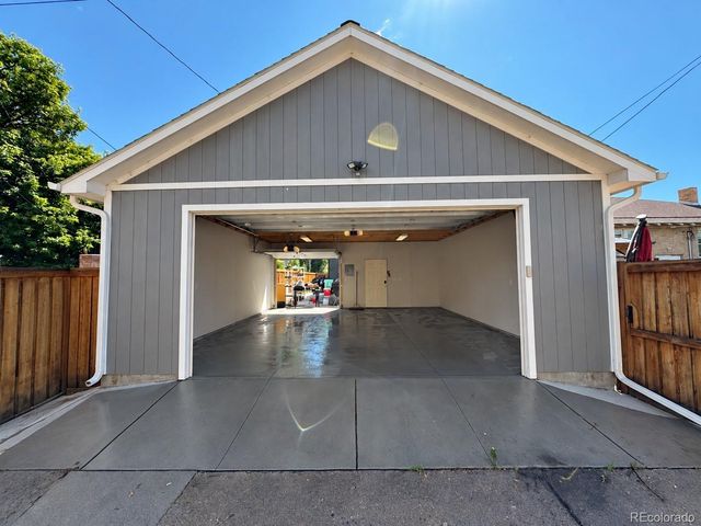 1521 Meade Street, Denver, CO 80204