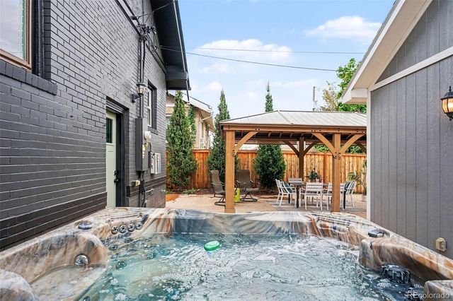 1521 Meade Street, Denver, CO 80204