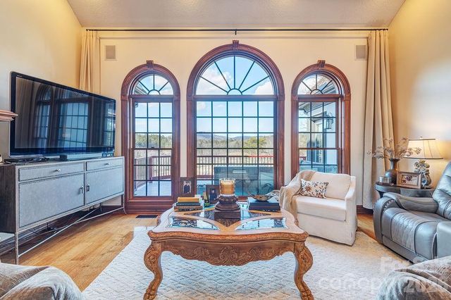 76 Bradford Vistas Drive, Fletcher, NC 28732