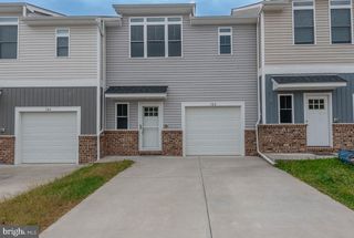 102 CORALYROSE CT, Winchester, VA 22602
