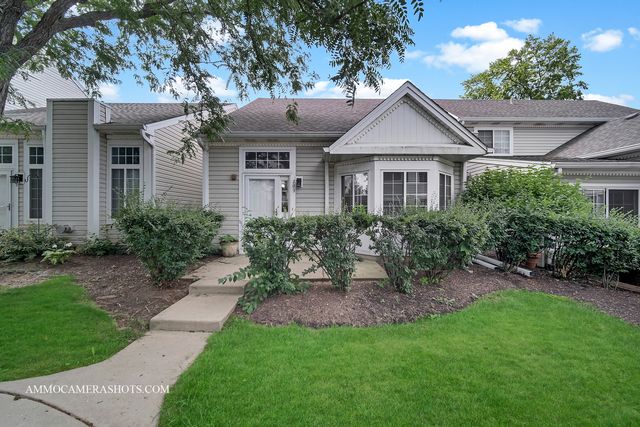 203 E Victoria Circle 203, North Aurora, IL 60542