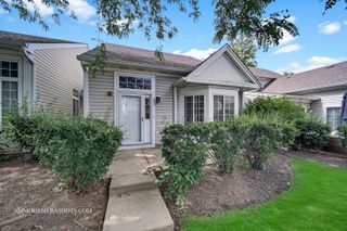 203 E Victoria Circle 203, North Aurora, IL 60542