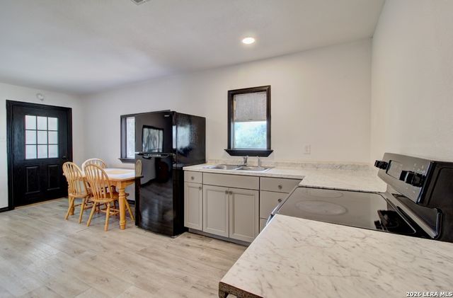 660 Scenic, Canyon Lake, TX 78133