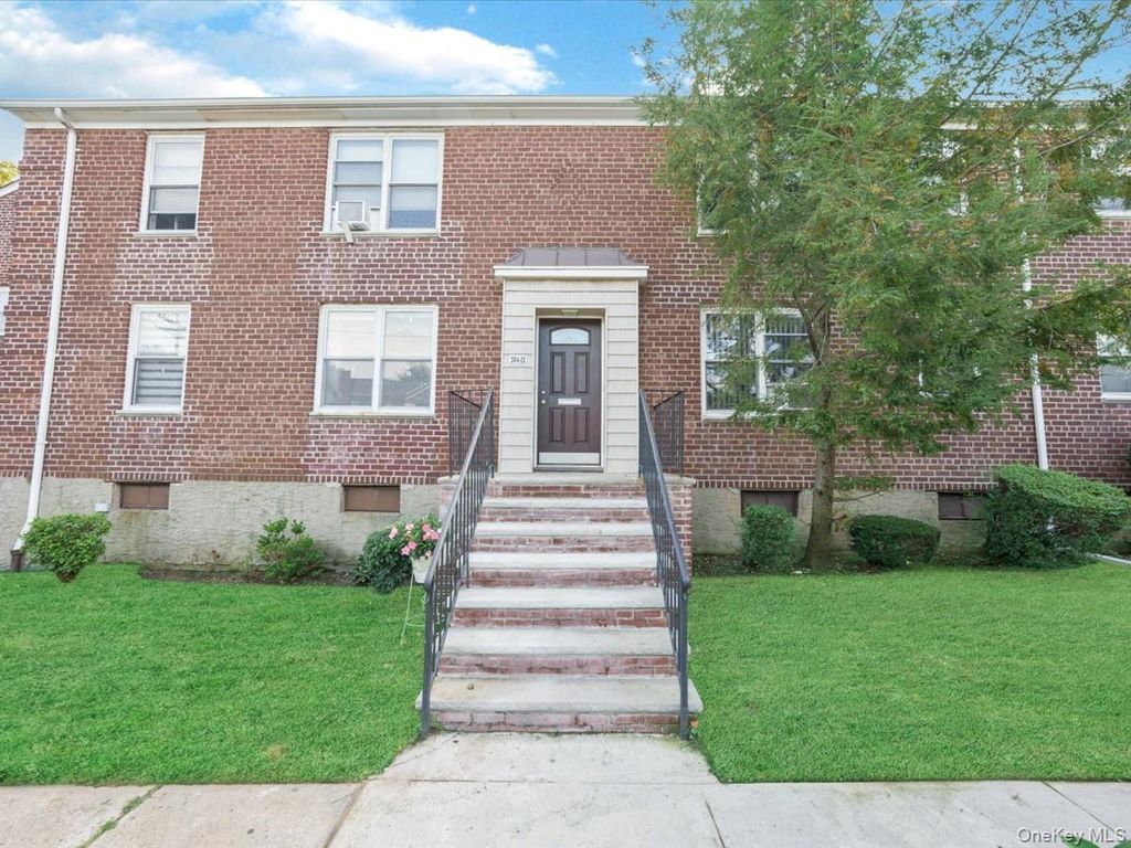 204-12 35th Avenue 254, Bayside, NY 11361 — exterior