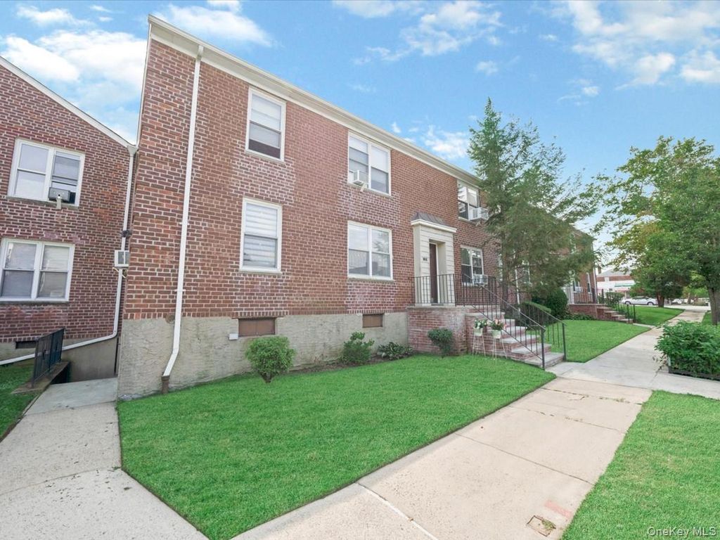 204-12 35th Avenue 254, Bayside, NY 11361 — photo 2