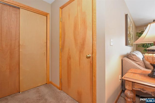 31 Smith Street, Waldwick, NJ 07463