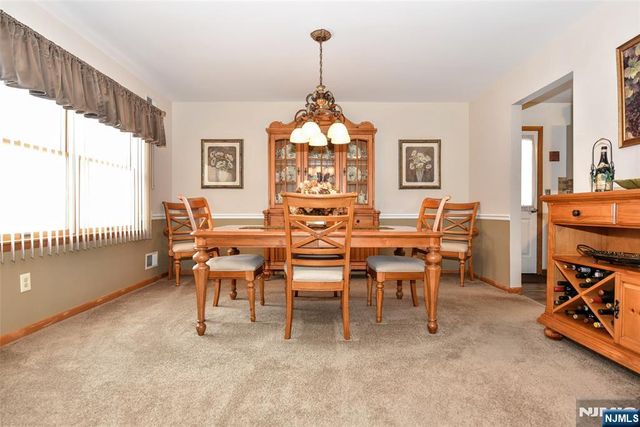 31 Smith Street, Waldwick, NJ 07463