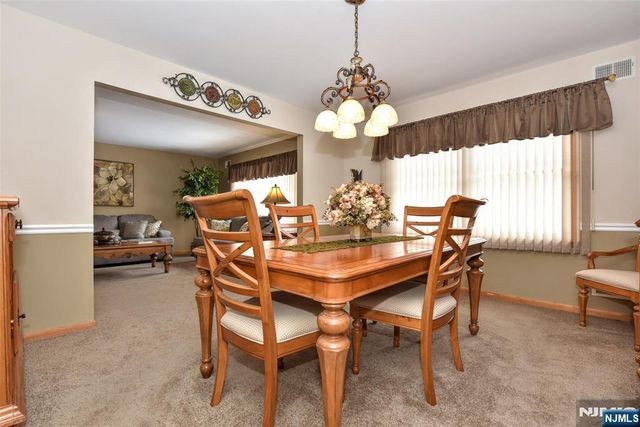 31 Smith Street, Waldwick, NJ 07463