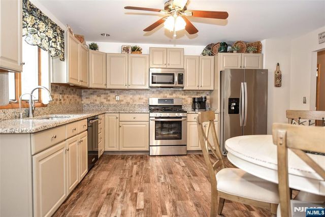 31 Smith Street, Waldwick, NJ 07463