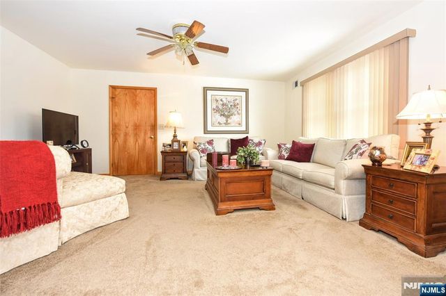 31 Smith Street, Waldwick, NJ 07463