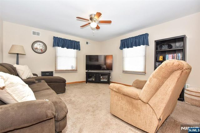 31 Smith Street, Waldwick, NJ 07463