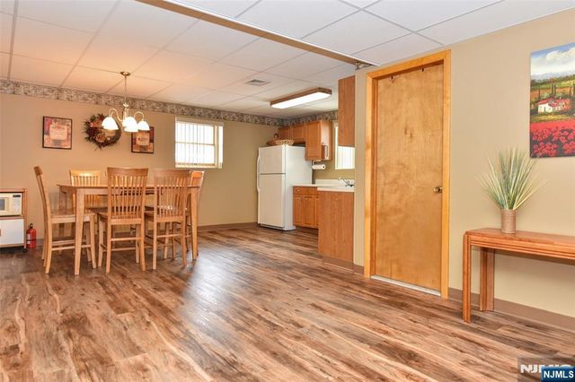 31 Smith Street, Waldwick, NJ 07463