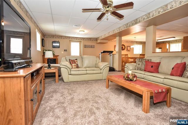 31 Smith Street, Waldwick, NJ 07463