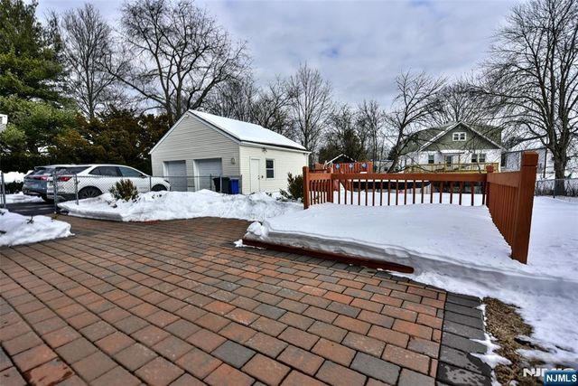 31 Smith Street, Waldwick, NJ 07463
