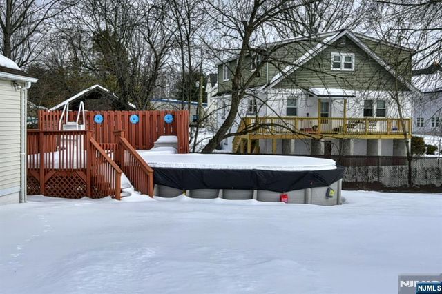 31 Smith Street, Waldwick, NJ 07463