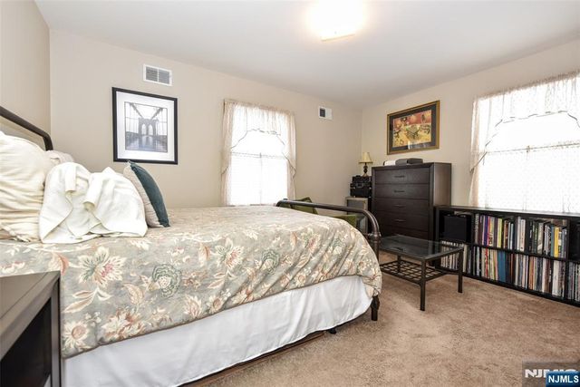 31 Smith Street, Waldwick, NJ 07463