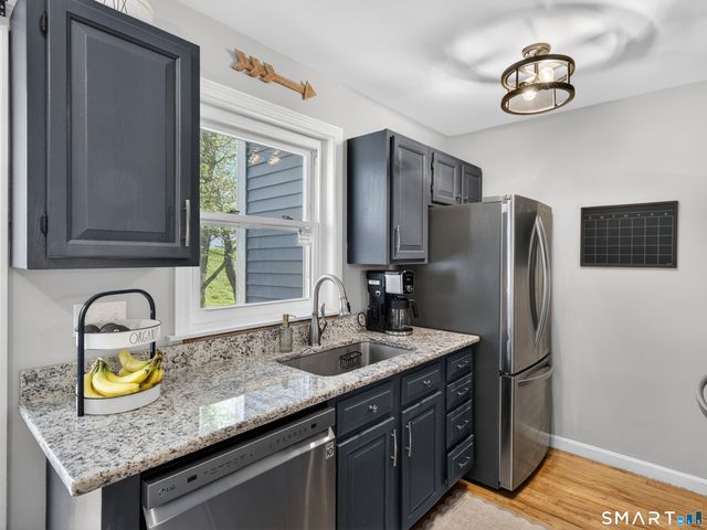 1691 Norwich New London Turnpike E5, Montville, CT 06382