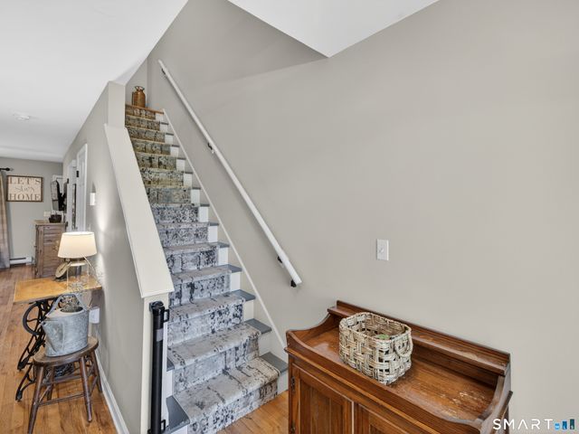 1691 Norwich New London Turnpike E5, Montville, CT 06382