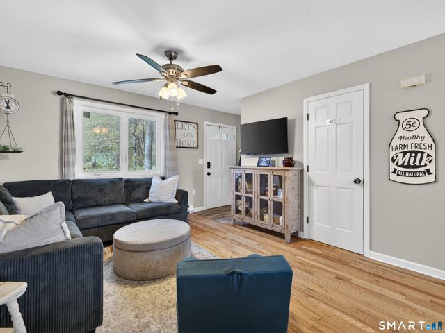1691 Norwich New London Turnpike E5, Montville, CT 06382
