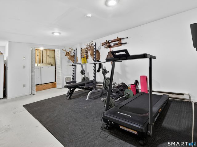 1691 Norwich New London Turnpike E5, Montville, CT 06382