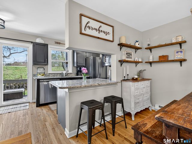 1691 Norwich New London Turnpike E5, Montville, CT 06382