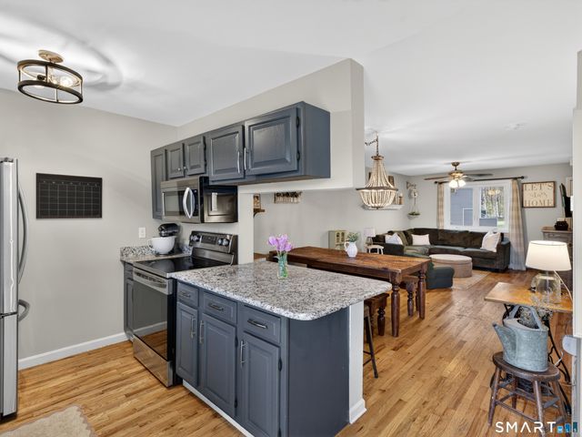 1691 Norwich New London Turnpike E5, Montville, CT 06382