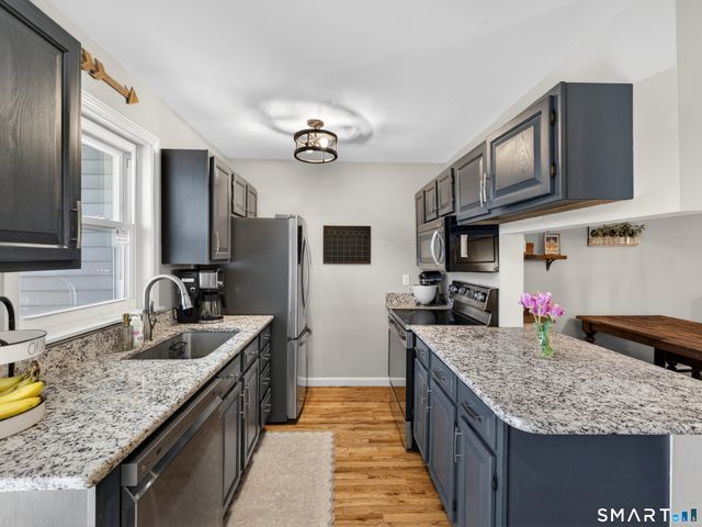 1691 Norwich New London Turnpike E5, Montville, CT 06382