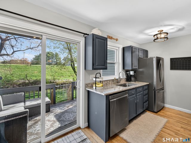 1691 Norwich New London Turnpike E5, Montville, CT 06382
