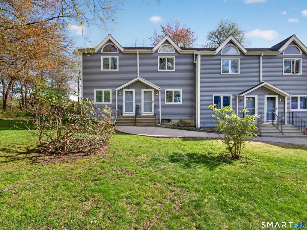1691 Norwich New London Turnpike E5, Montville, CT 06382