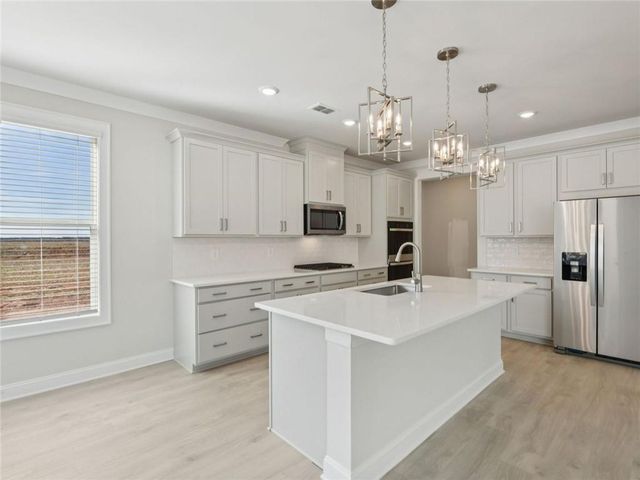 1291 Whitman Circle, Monroe, GA 30656