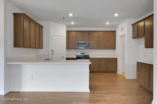 1758 TRAINORS Way, Jacksonville, FL 32218