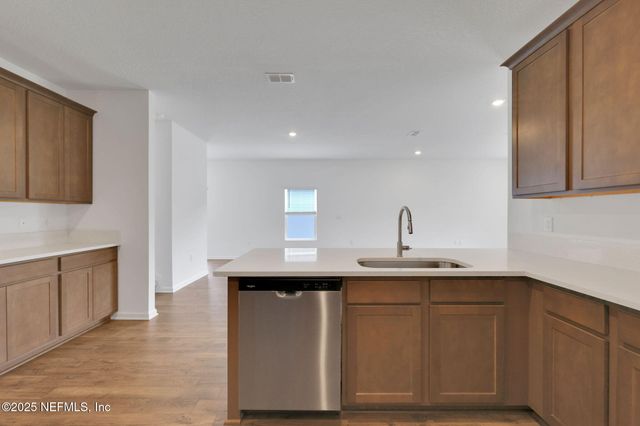 1758 TRAINORS Way, Jacksonville, FL 32218