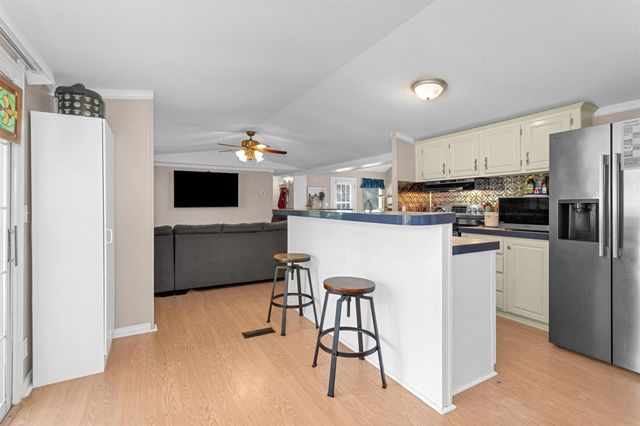 214 Rebecca Lane, Willis, TX 77378