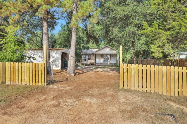 214 Rebecca Lane, Willis, TX 77378