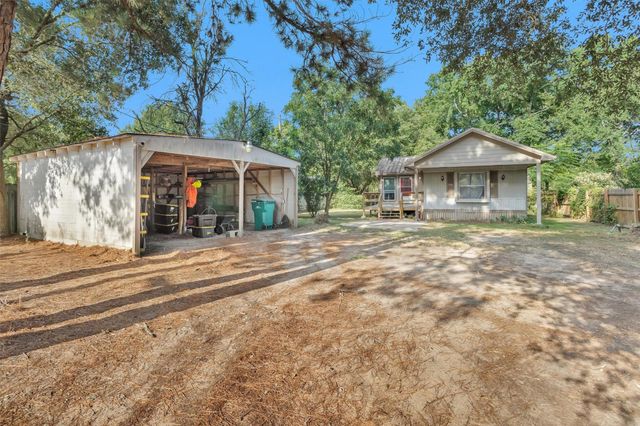 214 Rebecca Lane, Willis, TX 77378