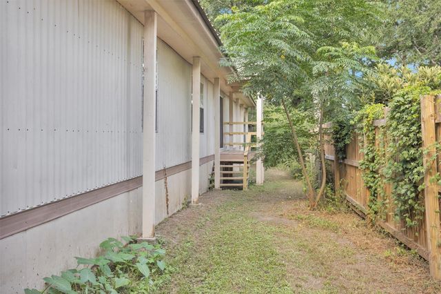 214 Rebecca Lane, Willis, TX 77378