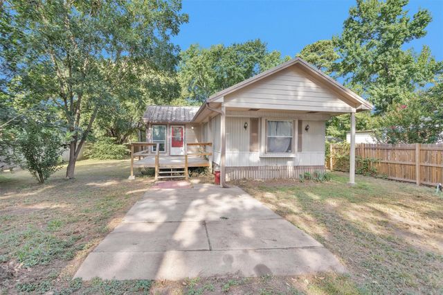 214 Rebecca Lane, Willis, TX 77378