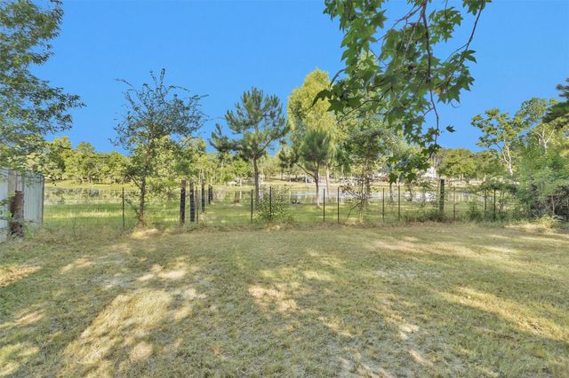 214 Rebecca Lane, Willis, TX 77378