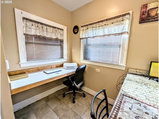 1302 9TH St, La Grande, OR 97850