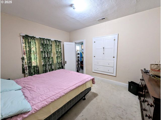 1302 9TH St, La Grande, OR 97850