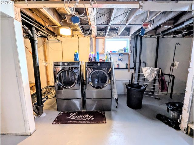 1302 9TH St, La Grande, OR 97850