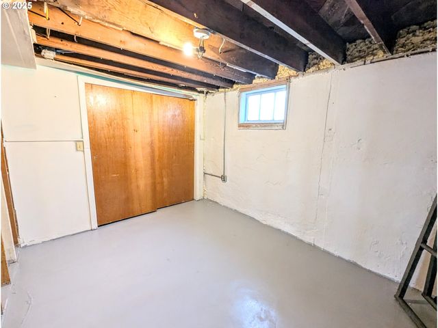 1302 9TH St, La Grande, OR 97850