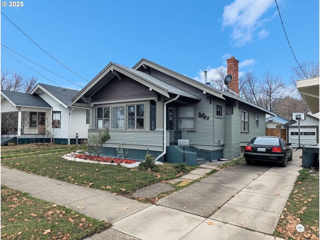 1302 9TH St, La Grande, OR 97850