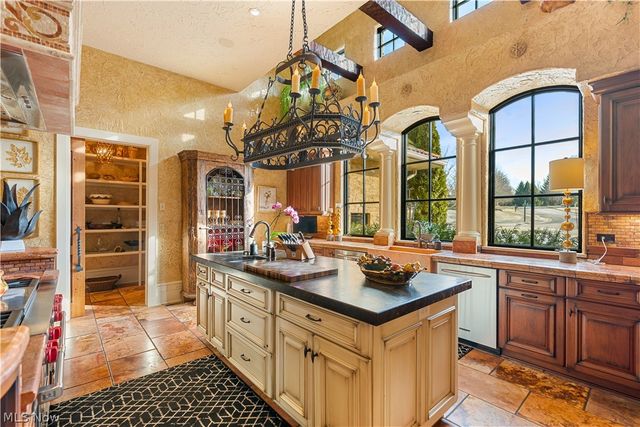 4809 Lantern Hill Circle NW, Canton, OH 44718