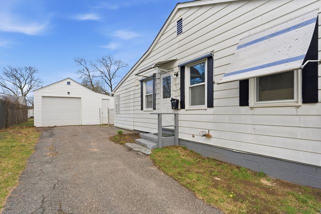 178 Penrose St, Springfield, MA 01109